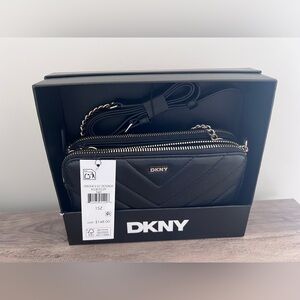 DKNY Veronica DZ Small Crossbody
Shoulder Bag in Black - NWT